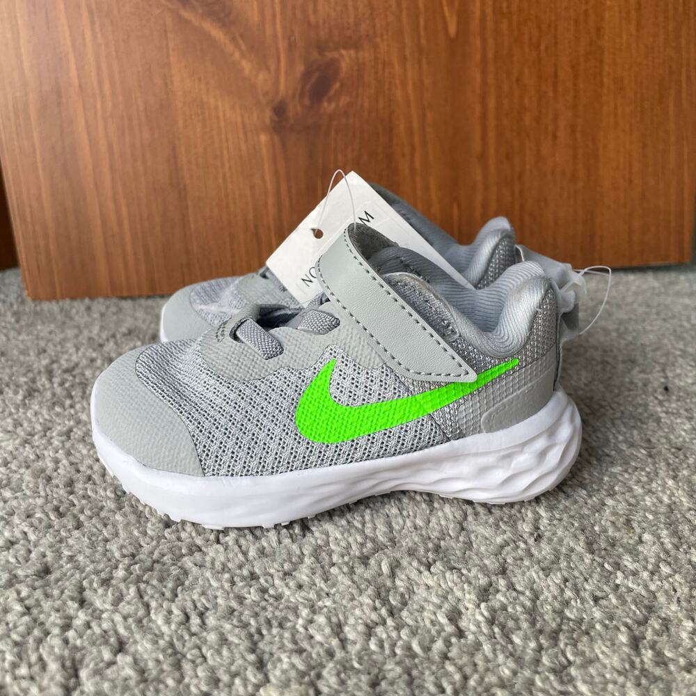 NWT Nike Revolution 6 Toddler Baby 4C Grey Volt Athletic Running Shoes Sneakers